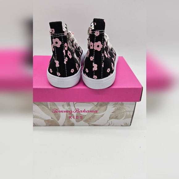 Tommy Bahama Kids Size 10 - Picture 3 of 9